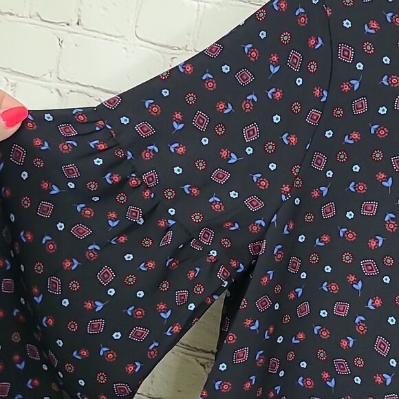LOFT Petite Black Geo Floral Bell Sleeve Mixed Media Top Women's Blouse XSP - Picture 5 of 14
